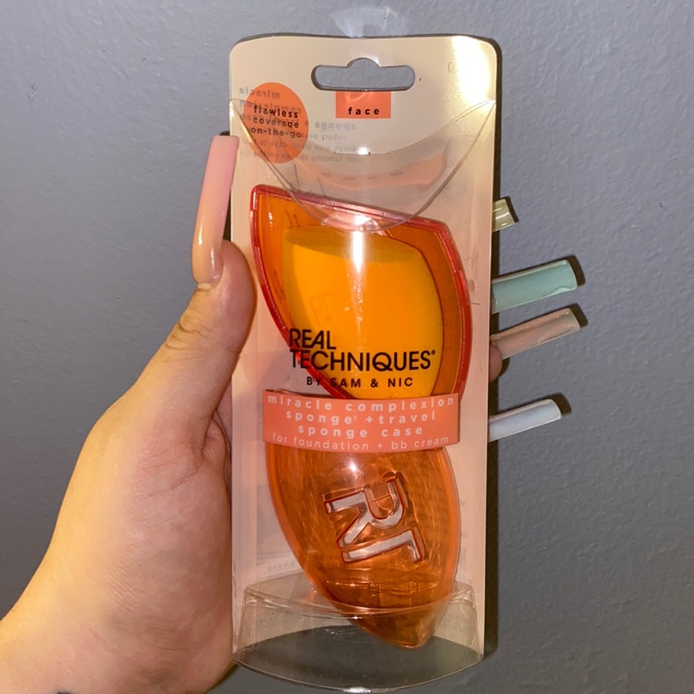 Real Techniques miracle complexion sponge 2cases